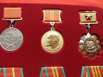 "Медали СССР в планшете" 3-я часть. Муляжи высокого качества!