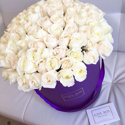 Букет в шляпной коробке с  розами XXL