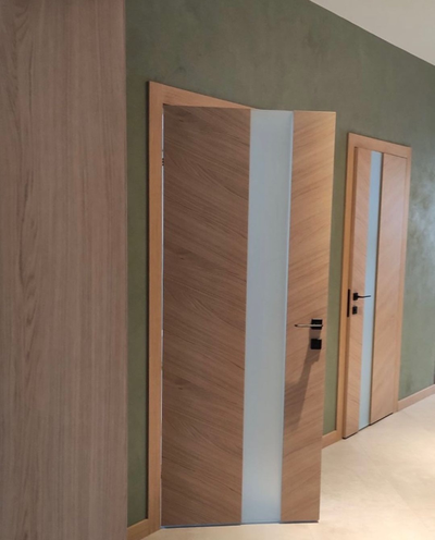 PORTE RICHI (Беларусь). ПРАКТИКА, МОДЕЛЬ К41, НАТУРАЛЬНЫЙ ШПОН ДУБА (БРАШ КОЛОР), ТОН 12/СТЕКЛО МАТОВОЕ