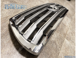 Решетка радиатора Toyota Land Cruiser 200 2007-2015 Классическая