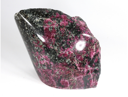 Эвдиалит малиновый, Эгирин, Микроклин, полировка, Россия, Кольский п-ов, Хибины (80*66*42 мм, 286 г) №36119