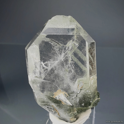 Горный хрусталь с включениями хлорита. Северная Осетия. 40*25*20мм