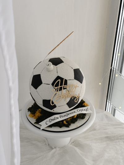Торт футболисту бомба
