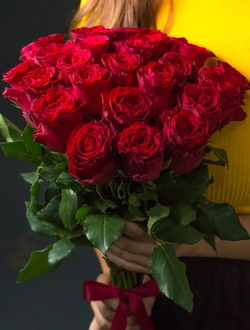 25 роз Ред Наоми 50см