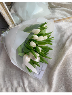 Букет из белых тюльпанов 25 шт