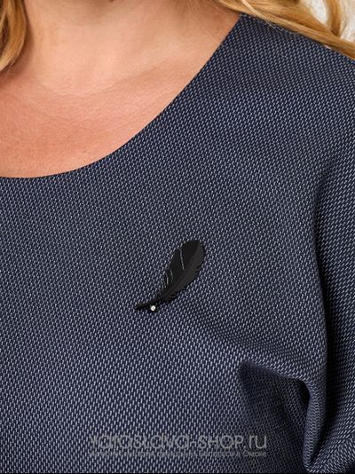 Трикотажное платье свободного кроя серого цвета