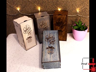 Деревянная новогодняя коробка под бокал с гравировкой