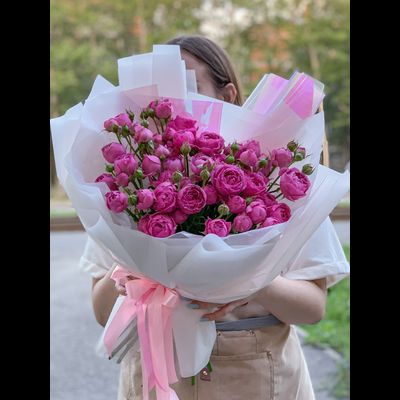 Букет пионовидных роз