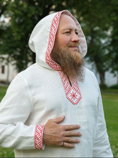 Льняная рубашка с капюшоном "Солнце"