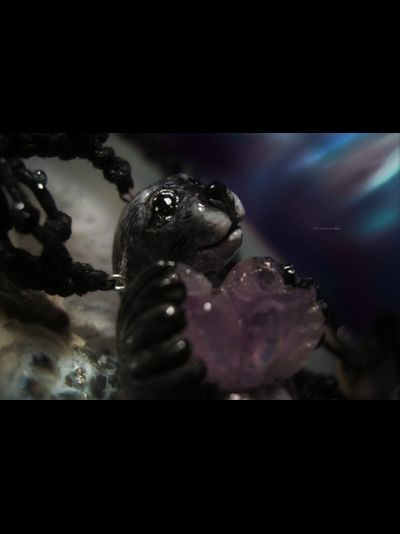 "Сияющий Тюлень Пака", волшебное колье с аметистами (северная коллекция украшений)