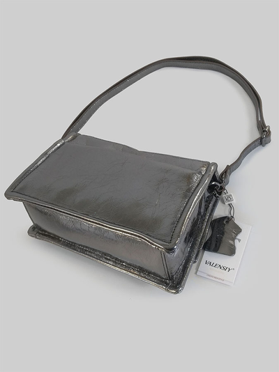 (АРТИКУЛ: 10059/0/5) СУМКА ЖЕНСКАЯ, НЕБОЛЬШАЯ, НАТУРАЛЬНАЯ КОЖА, ЦВЕТ "СЕРЕБРО" С СИЛЬНЫМ БЛЕСКОМ, С ПЛЕЧЕВЫМ РЕМНЕМ