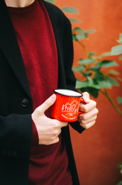 Эмалированная кружка Дорога - мой дом красная