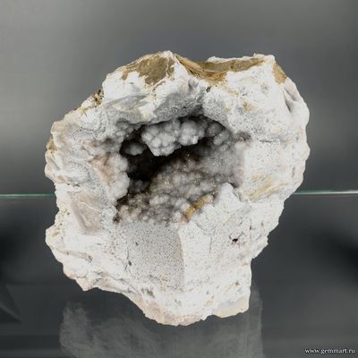 Агат, халцедон, горный хрусталь (разн. кварц). Россия.