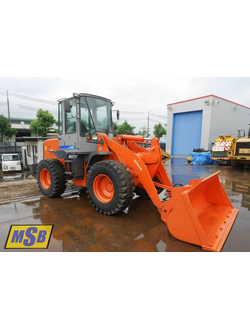 Стекла на фронтальный погрузчик Hitachi LX70