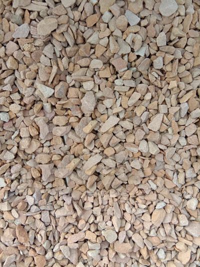 Жёлтая крошка песчаника, фракция 10-20 мм