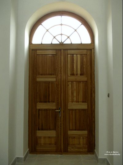 Двери из дуба, двери в храм на заказ