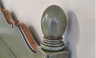 Кровать с боковинами, в стиле прованс.