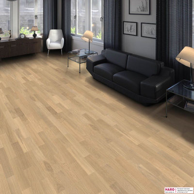 Инженерная доска Haro Дуб Светлый Белый 540173 в интерьере комнаты