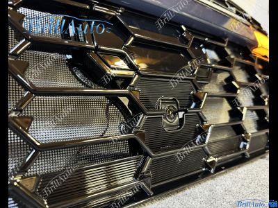 Решетка Toyota Land Cruiser 300 LED антихром