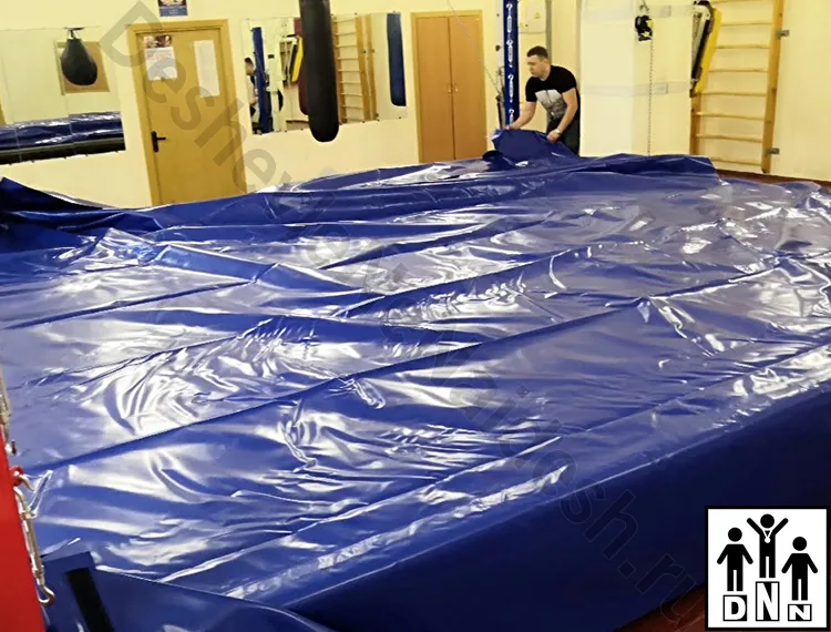 Монтаж ринга на помосте