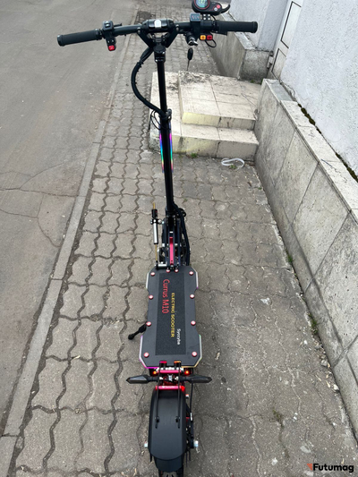 ЭЛЕКТРОСАМОКАТ Currus M10 2022 года с демфером