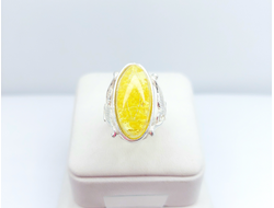 Кольцо "Лепесток" из желтого янтаря