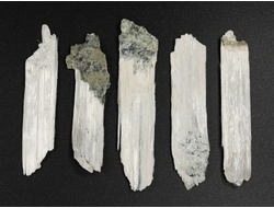 Брусит (немалит), волокнистый брусит в ассортименте, Россия, КЧР, Урупский район, м-ние. Белые осыпища (40-50 мм, 0,8-1,3 г) №29681