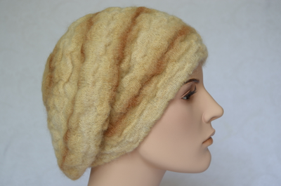 vyazaniy-beret-zhenskiy-vizio-italiya-7014-svetlo-korichneviy