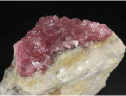 Кобальтокальцит, кристаллы на породе, Марокко (72*53*45 мм, 161 г) №28619