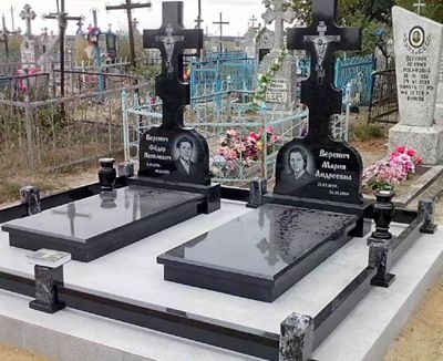 Ритуальный памятник-комплекс с Крестами на могилу родителям