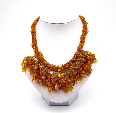Колье из Чешского бисера и медового янтаря 00093