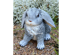 ЗАЙЧИК КЛЁПА вислоухий 15*16см   0,5кг   полистоун Россия 879/012142   Заяц считается символом живительной силы, плодородия и жизненной энергии.