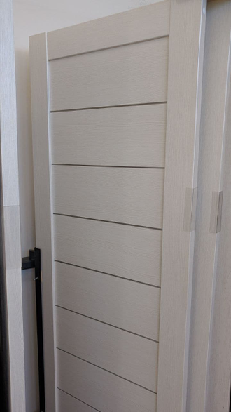 Дверь ламинированная остекленная "L2 лиственница белая"