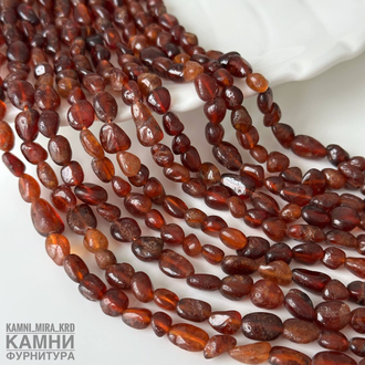 Гранат гессонит галтовка 5-11 мм, цена за нить 19 см