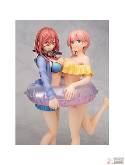 Фигурка 1/7 Мику Накано и Итика Накано (Miku Nakano,  Ichika Nakano)