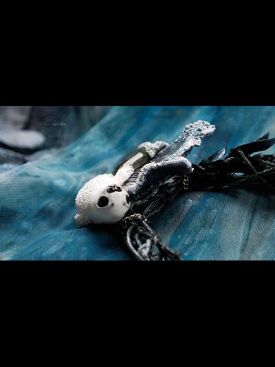 "Песнь моря. Перерождение белька" - колье в северном стиле с натуральным лабрадором и шёлком