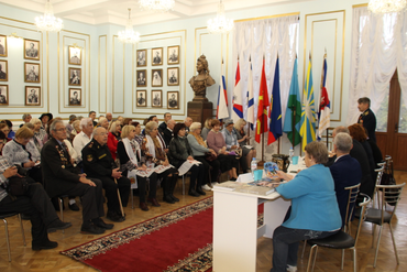 нас встречают