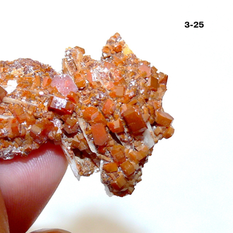 Ванадинит натуральный (щетка) №3-25: 37*27*12мм