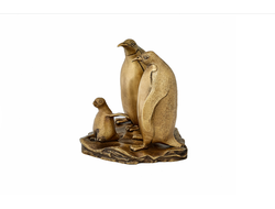 "Семья пингвинов", бронза