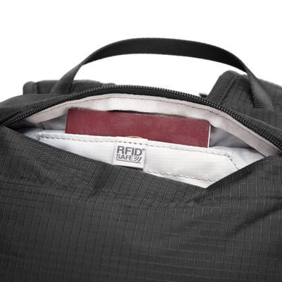 Защитный карман для документов в рюкзаке Pacsafe Vibe 40L
