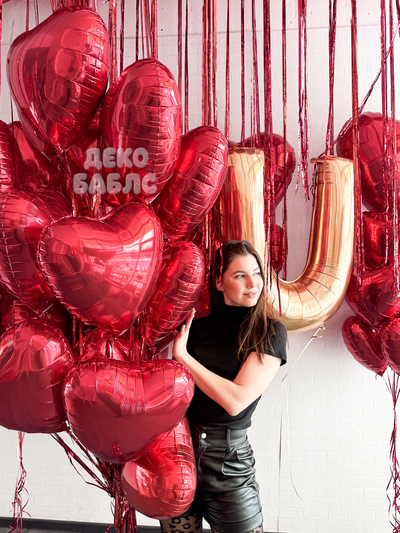 Стена из множества красных гелиевых сердец с золотыми буквами I Love You Троицк Новая Москва