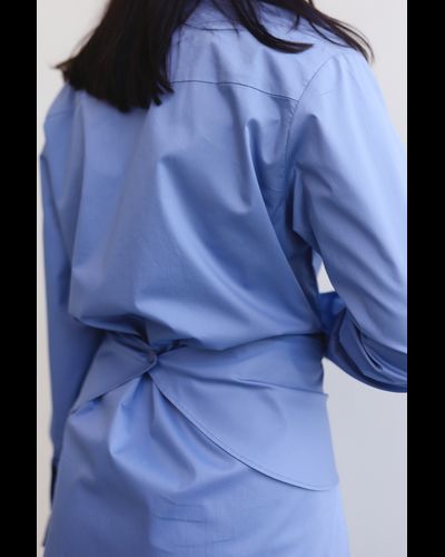 Рубашка из голубого итальянского хлопка с разрезами