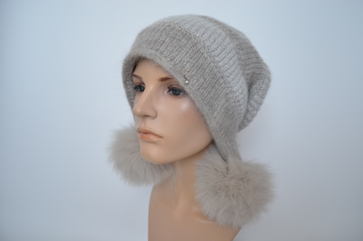 Vizio шапка с помпонами