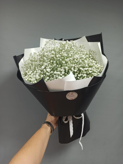 Букет из гипсофилы "Черно-белый"
