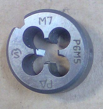 Плашка М7х1 Р6М5