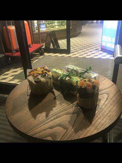 круглый стол из карагача (массив)