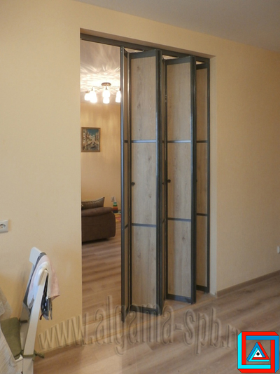 Перегородка-гармошка из 6-ти створок встроенная