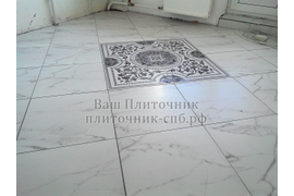 Укладка керамогранита на пол по диагонали с выравниванием на клею.