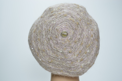 Розовый зимний берет вязаный для женщин зима 2024 - 2025