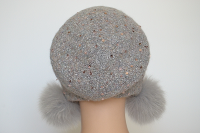 Модная шапка с помпонами Визио Италия